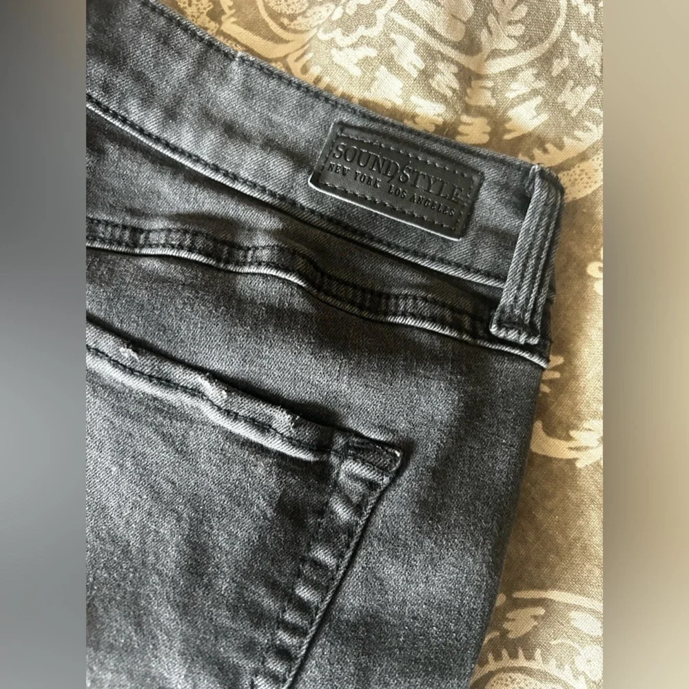 Sound Style Faded Black Straight Crop Jean - Picture 10 of 14